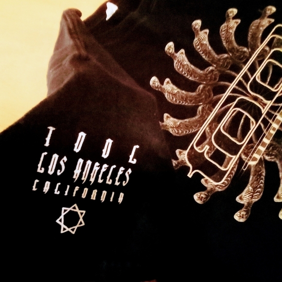 Vintage 00s Tool Tee - Picture 4 of 4